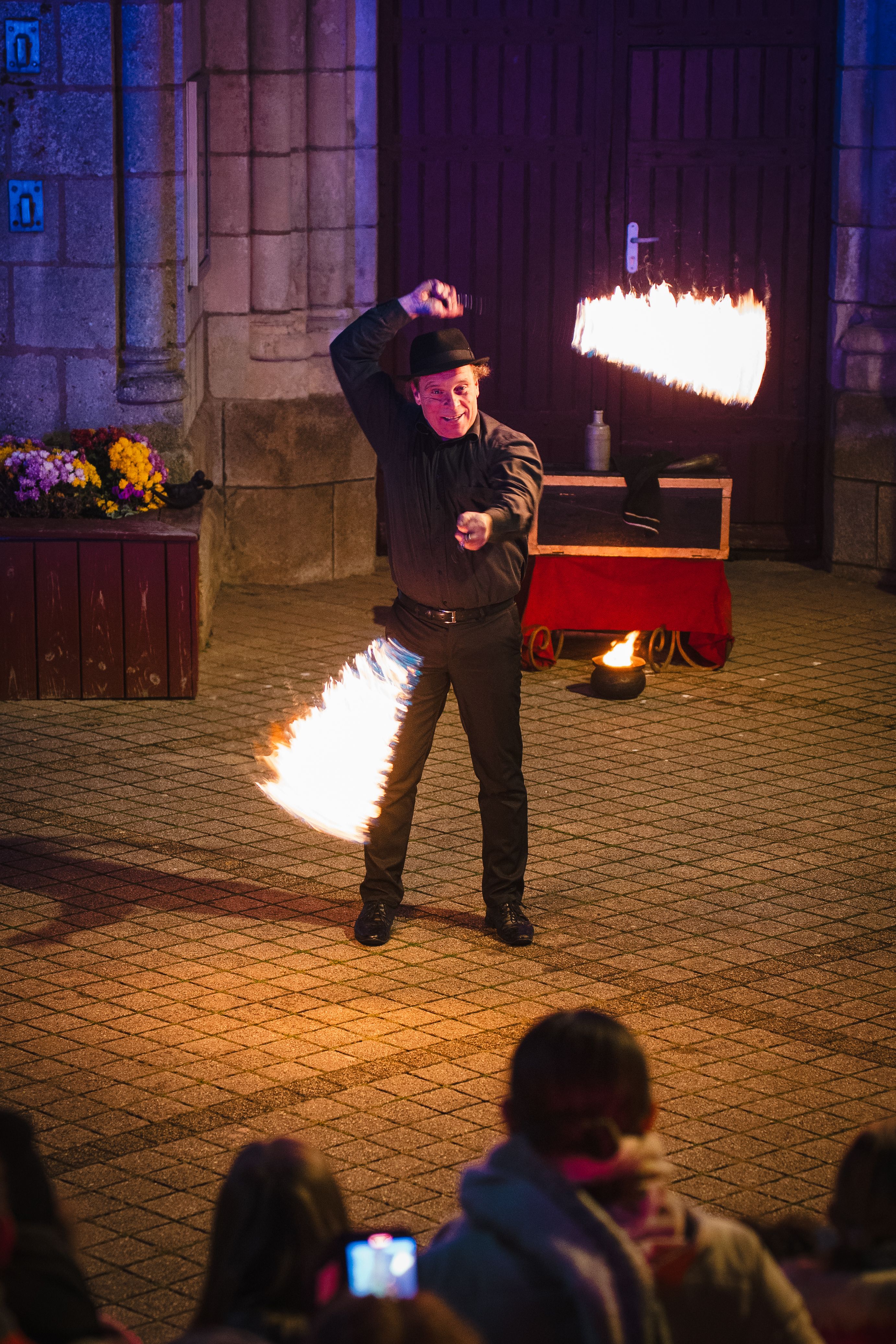 Espectáculo de fuego nocturno